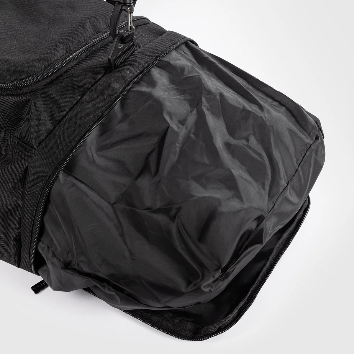 bolsa Venum Essential 37 Lt Negro  - Image 5