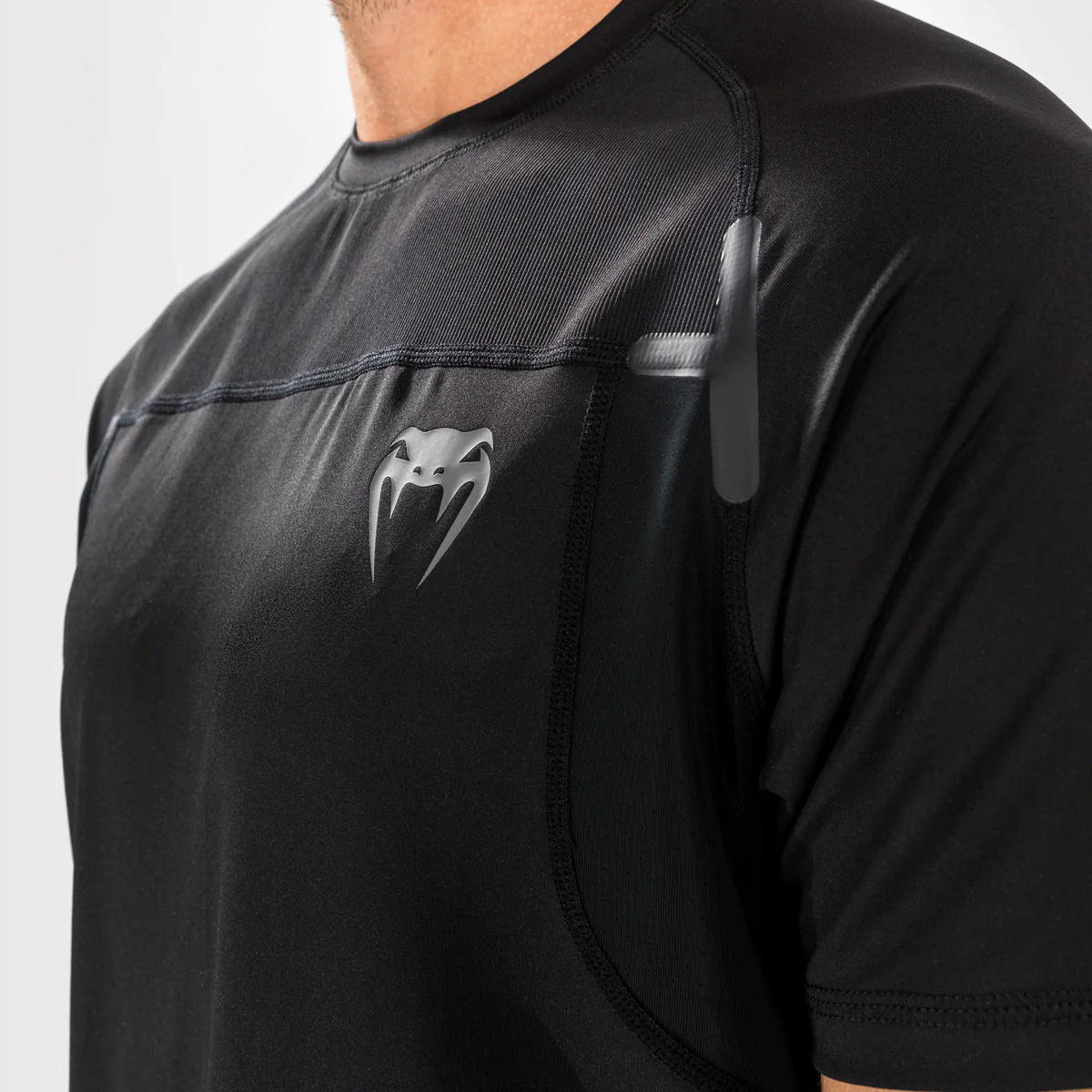Camiseta Venum G-Fit Air Dry Tech negro  - Image 2