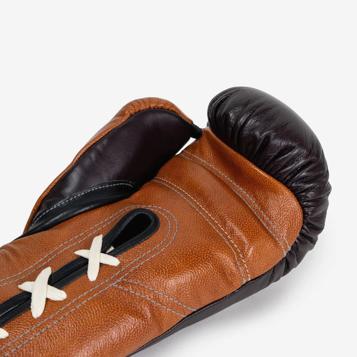 Guantes de boxeo Di Nardo con Cordones 14 Oz Borgoña-coñac  - Image 9