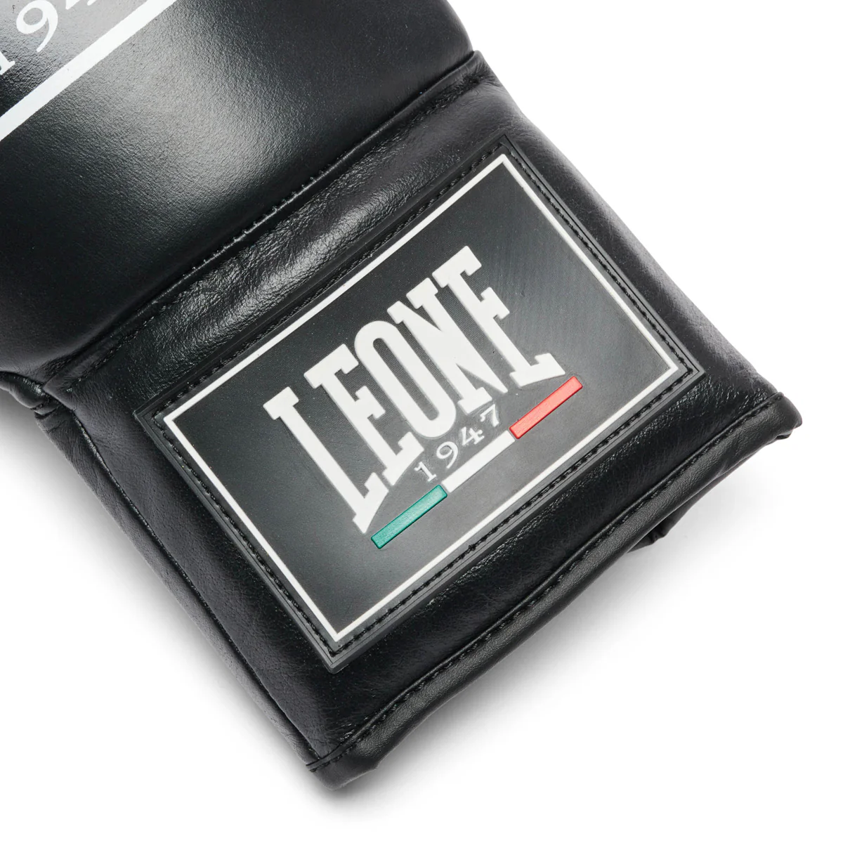 Guantes de boxeo Leone Shock Pro con cordones GN057L Negro  - Image 5