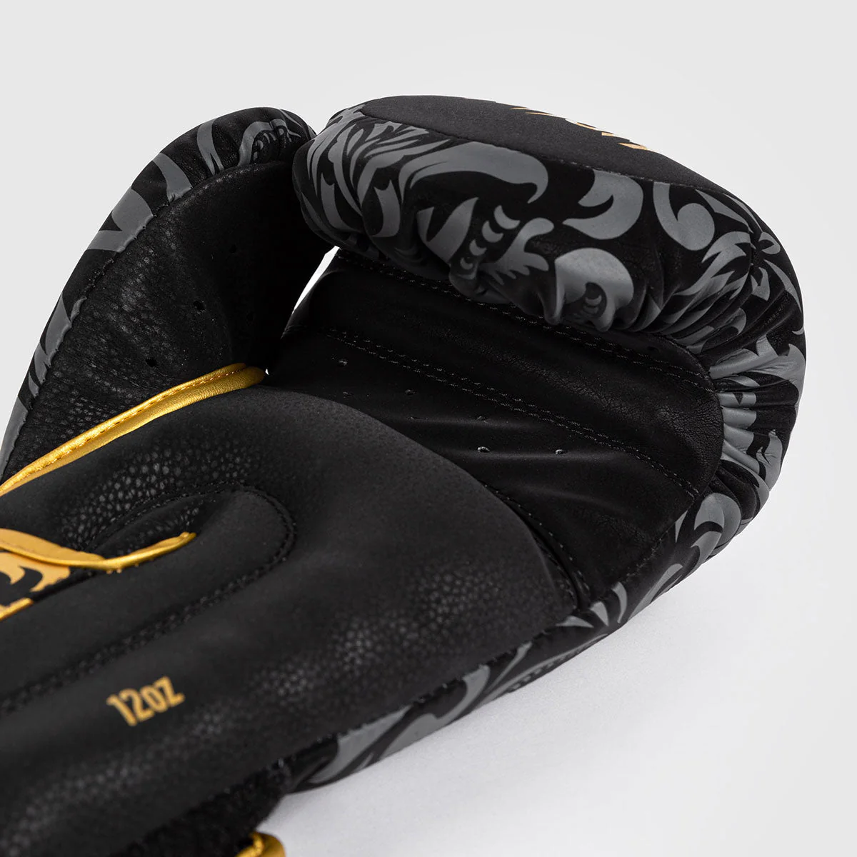 Guantes de boxeo Venum x Ilia Topuria Unmatched  - Image 6