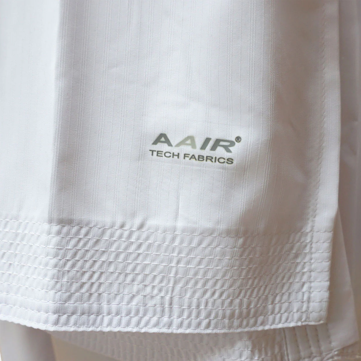 Karategui Arawaza Kumite Deluxe Evo WKF bordado blanco  - Image 4