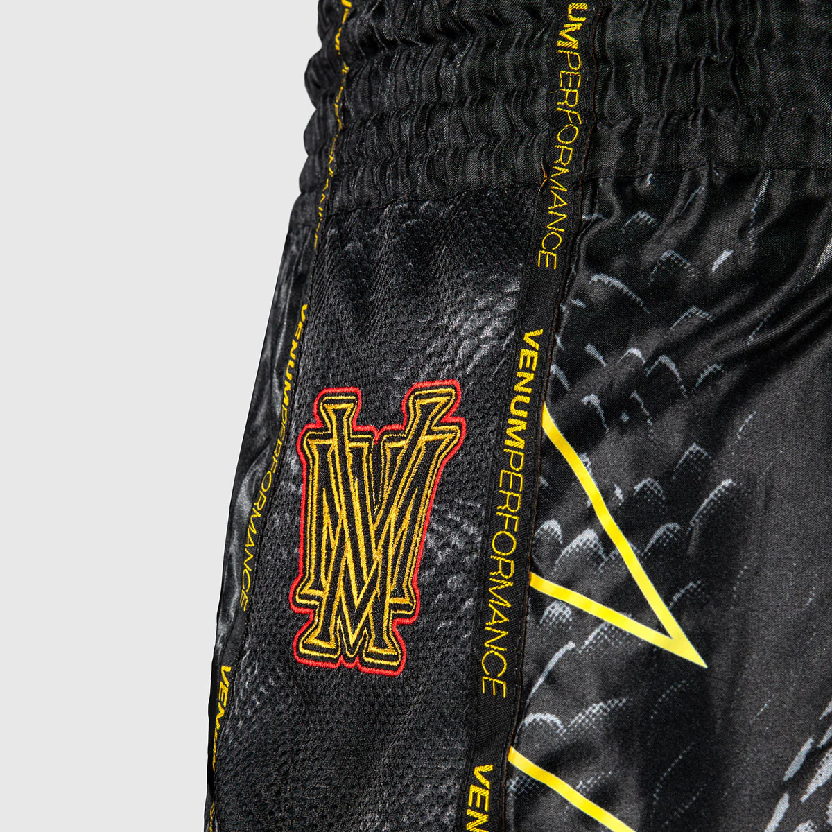 Pantalones cortos kick-thai Venum Matupa Negro-gris  - Image 5