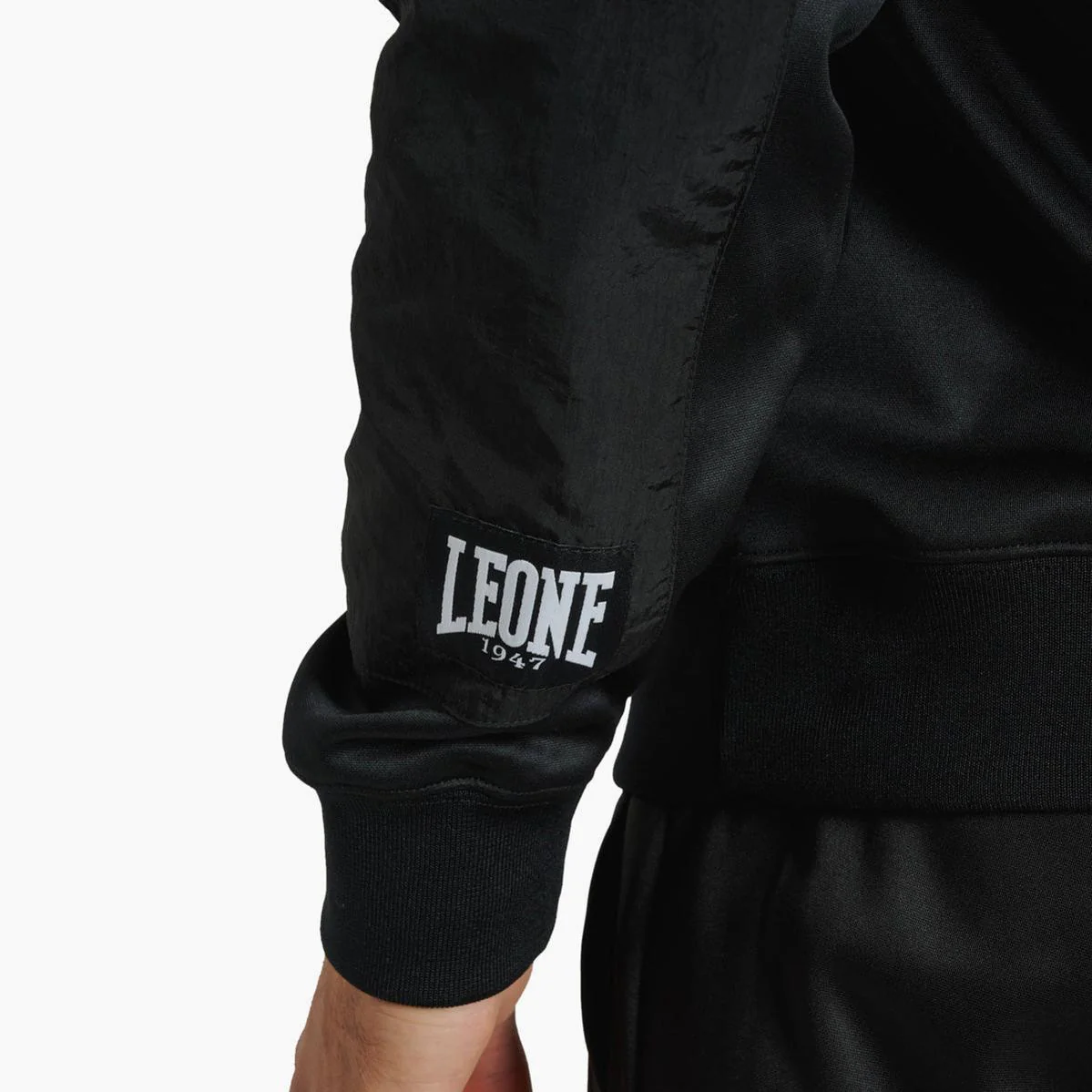 Sudadera Leone Logo Wacs con capucha ABX127 Negro - Image 3