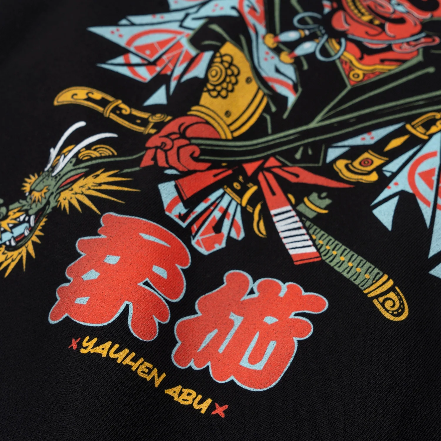 Sudadera Manto Tengu con capucha - Image 4